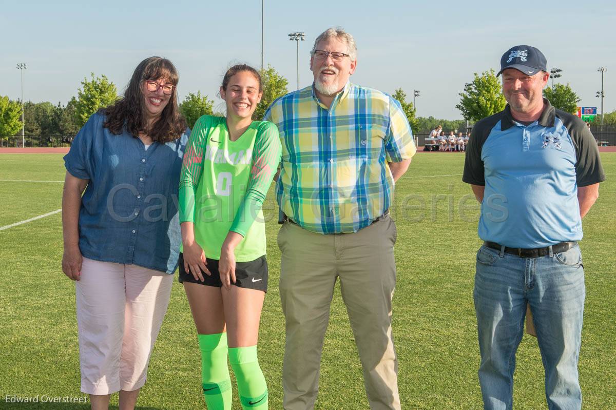 GirlsSoccerSeniorDay-16.jpg