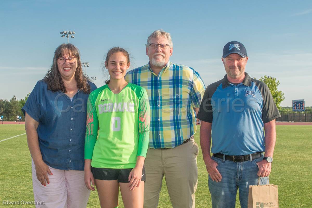 GirlsSoccerSeniorDay-5.jpg