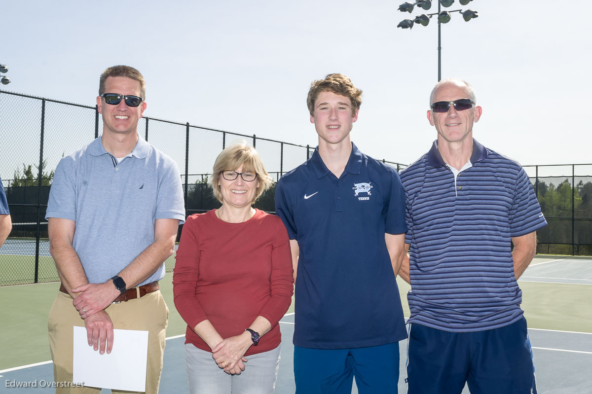 VTENvsSHS+SeniorNite_4-21-22-8.jpg